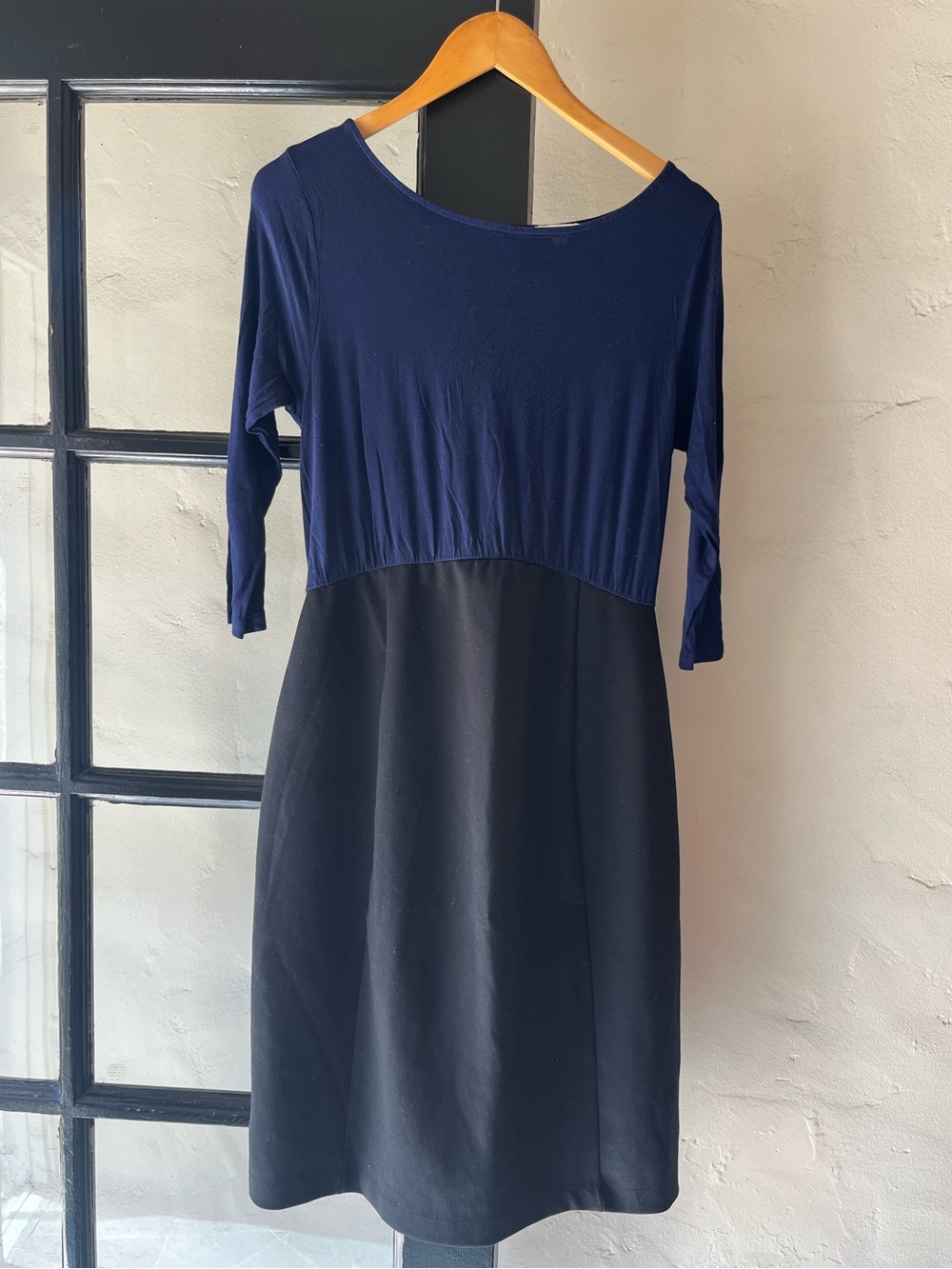 Lovely GAP Maternity Midi Dress